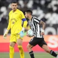 Do adeus à esperança? Santi Rodríguez brilha, torcida pede permanência e saída do Botafogo trava